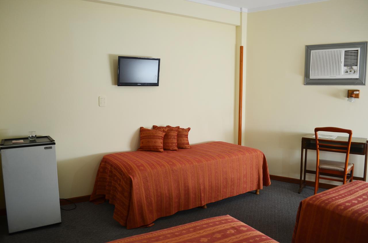 Hotel Huemul General Roca Eksteriør billede